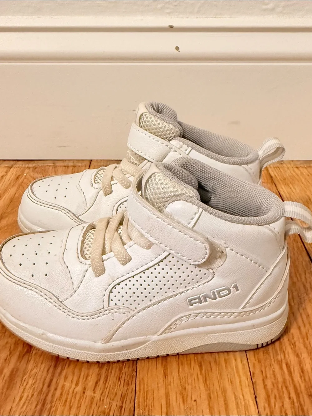 And1 White Boys Size toddler 8 High-Top Sneakers